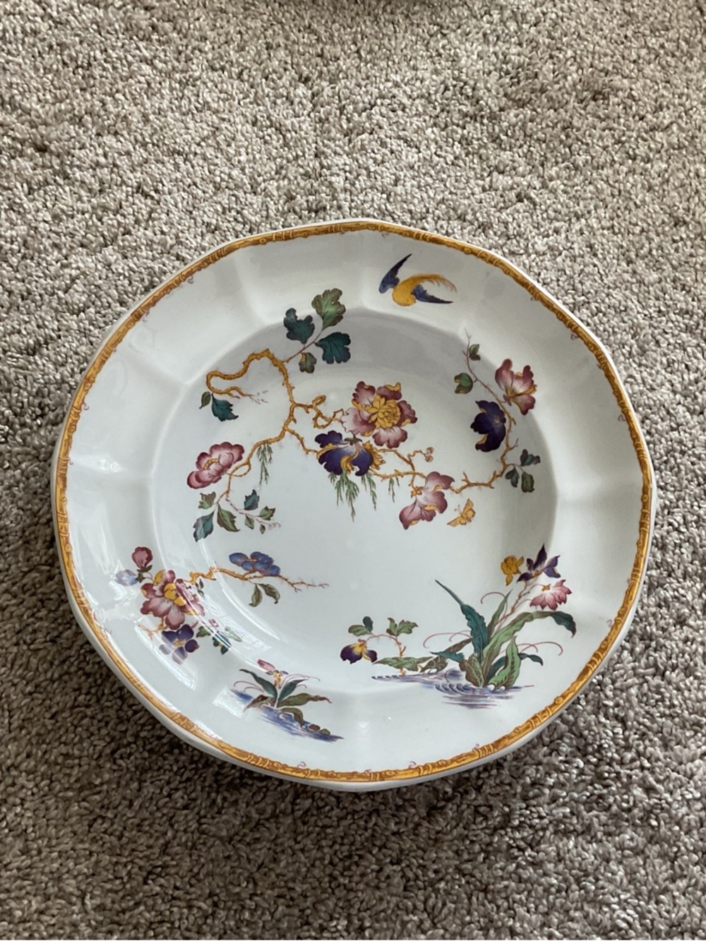 Wedgwood Georgetown Collection Devon Rose Large Rim Soup Bowl 8 7/8”